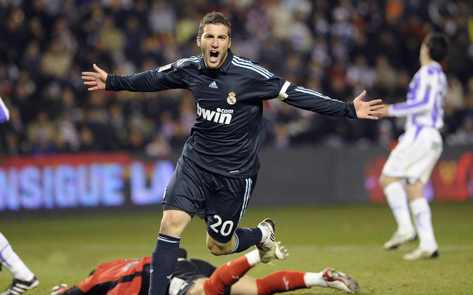 西汉姆联喜获大捷，豪取三分穿越淘汰，西汉姆联怎么样