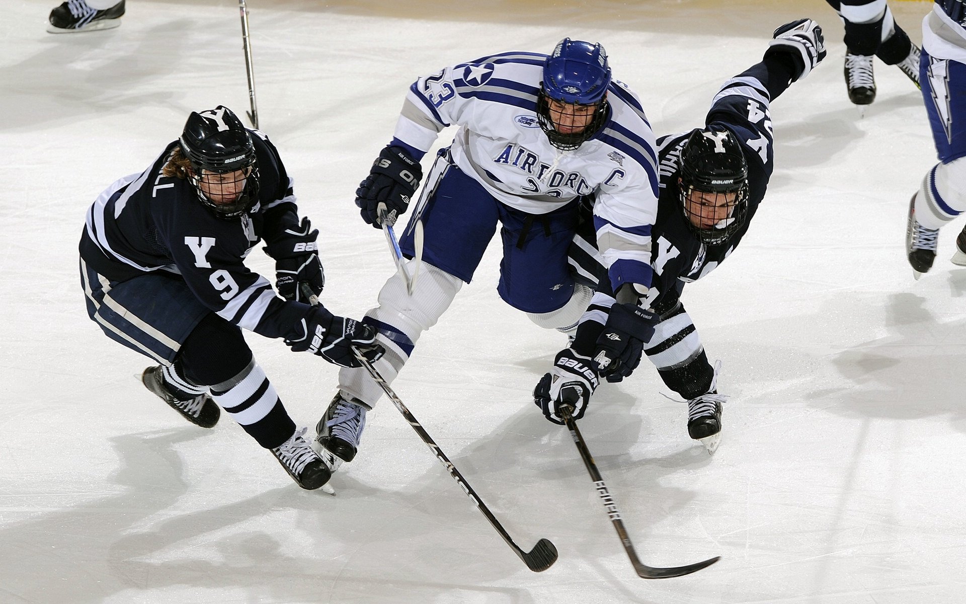 热火球队团队合作日益默契，热火足球队